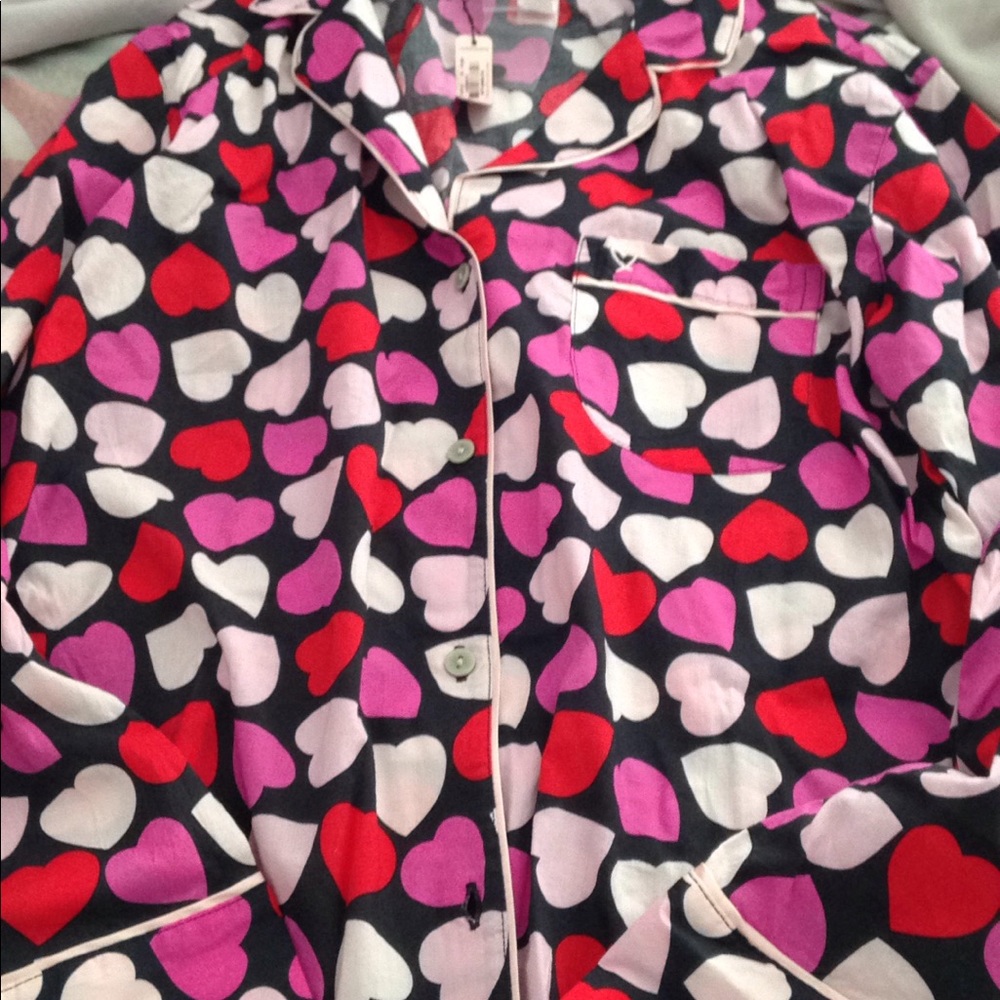 *NWT VS sleep shirt - Picture 2 of 4